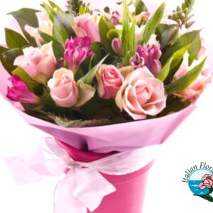 bouquet di rose crema e alstroemerie rosa
