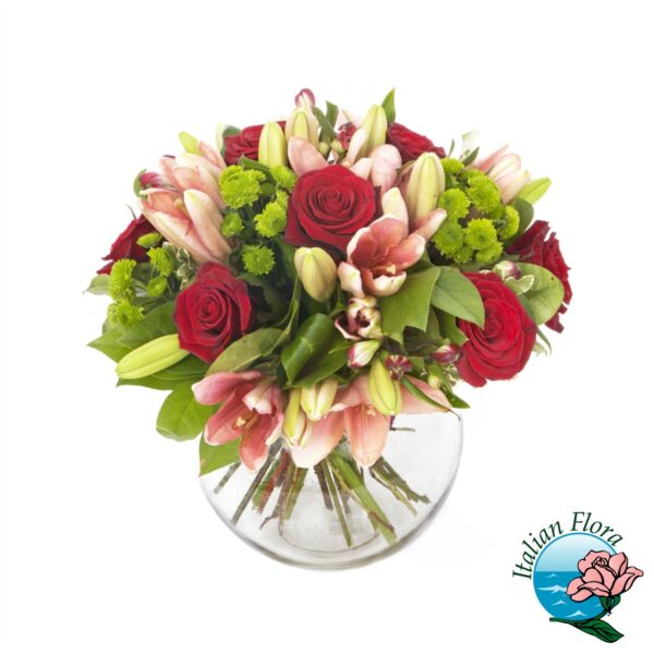 Bouquet con rose rosse e lilium rosa