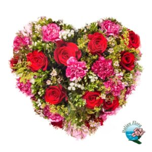 cuore rose rosse e fiorellini