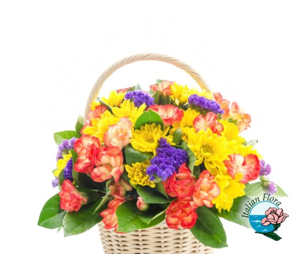 Cestino primaverile con fiori misti colorati