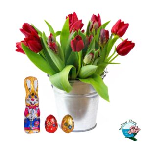 Bouquet di tulipani rossi con ovetti pasquali