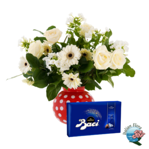 Bouquet con fiori bianchi con vaso e baci perugina