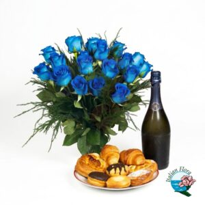Mazzo di rose blu con pasticcini e prosecco